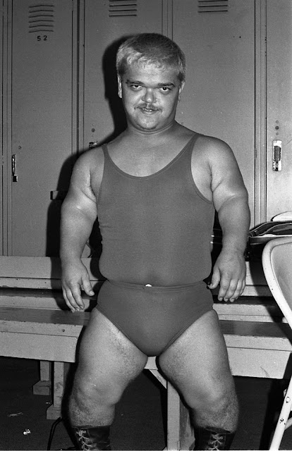 Amazing+Photos+Of+Vintage+Midget+Wrestling+(1).jpg