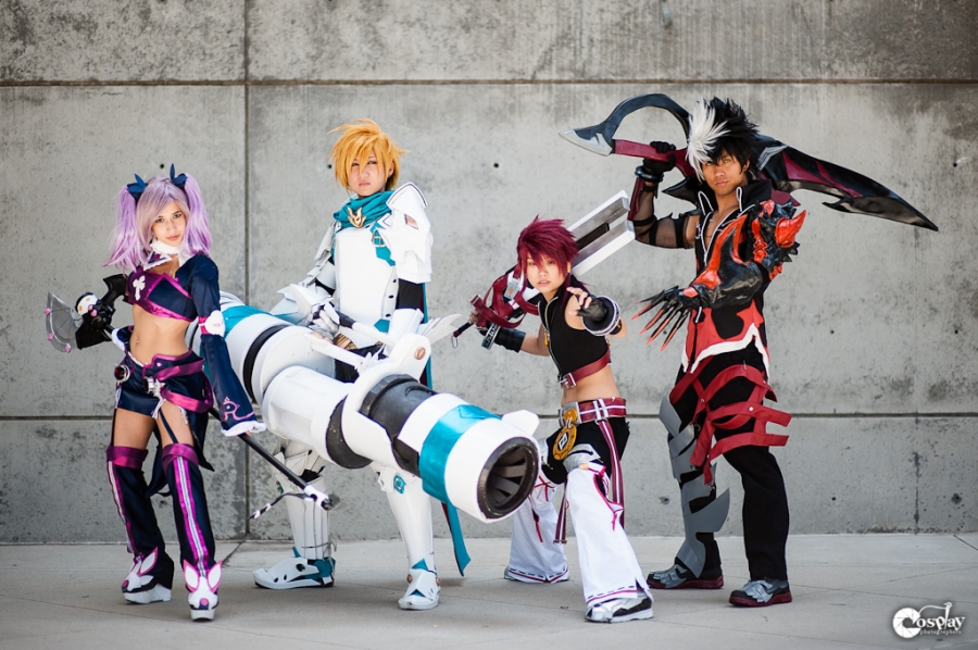 elsword_online_cosplay_group__t_shirt_cannon__by_jfamily-d56f0cx.jpg