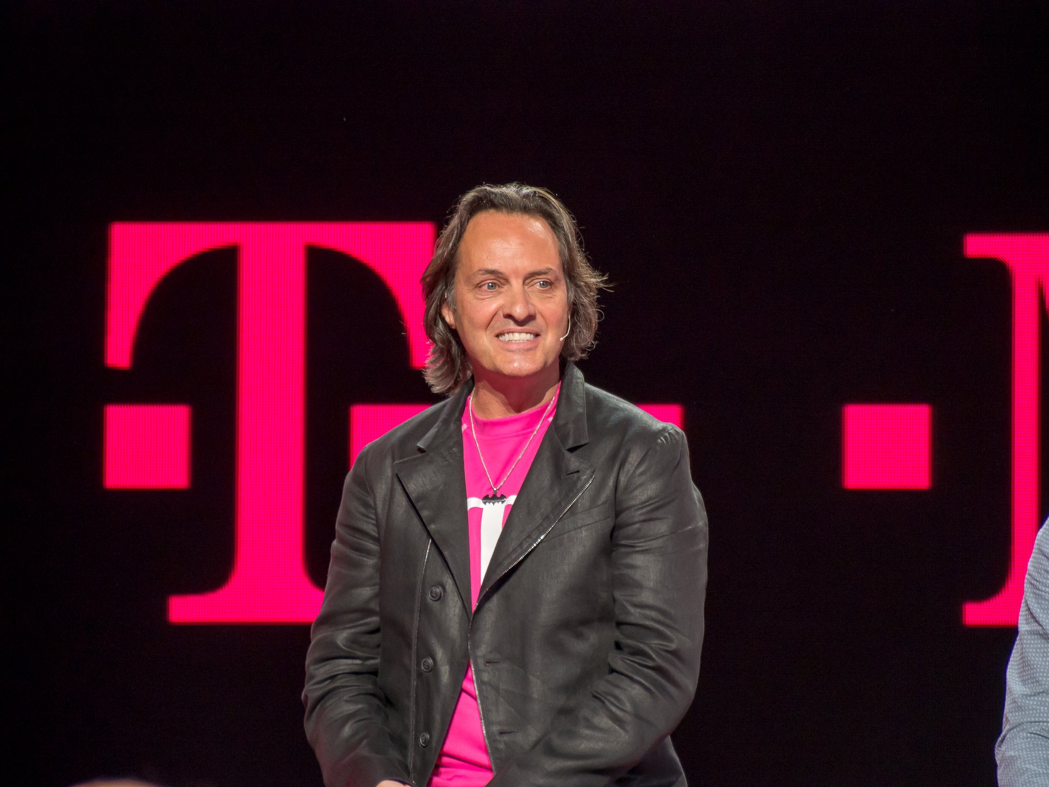 John-Legere-Uncarrier-5.jpg