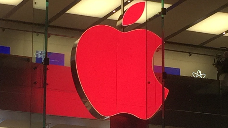 apple-store-logo-%28red%29-mashable.jpg