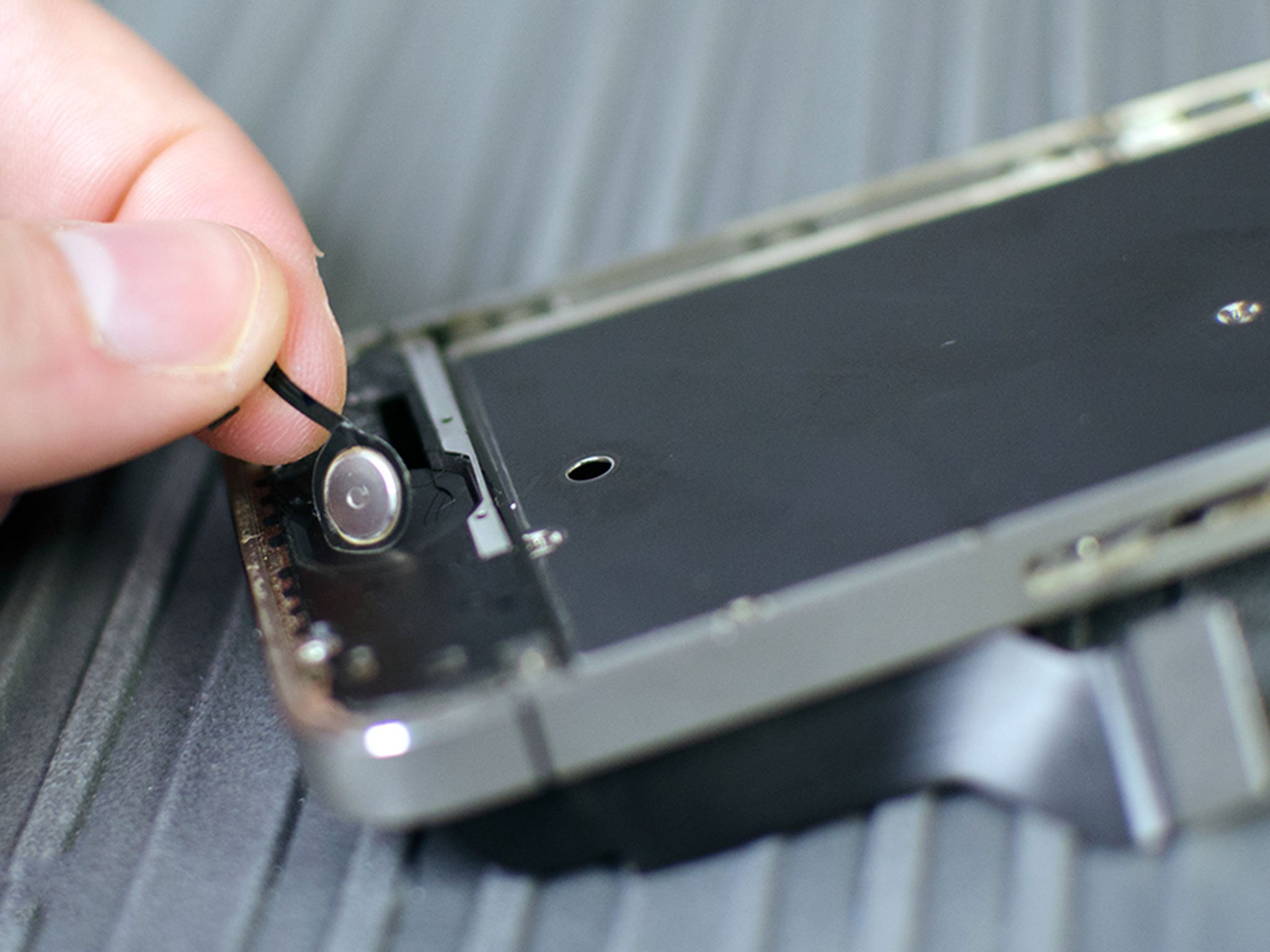 iphone_4s_teardown_home_button_guide_hero.jpg