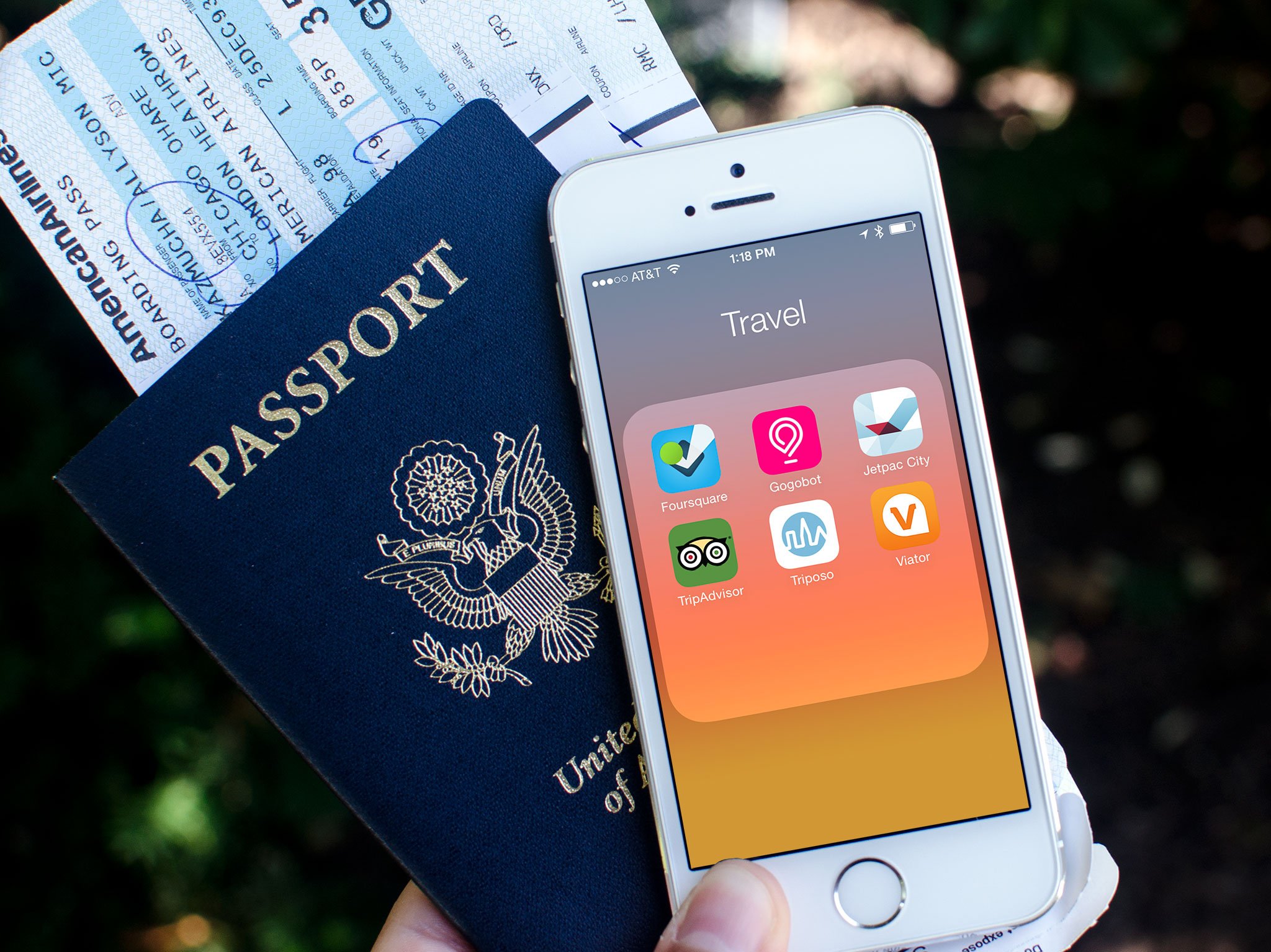 travel_guide_apps_iphone_5s_passport_hero.jpg