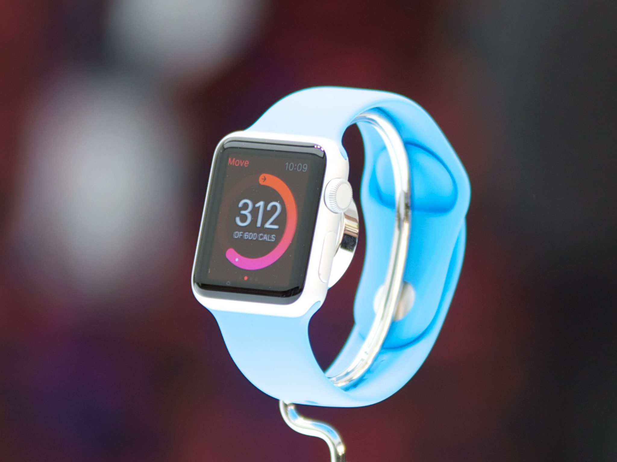 apple_watch_sport_blue_band_display.jpg