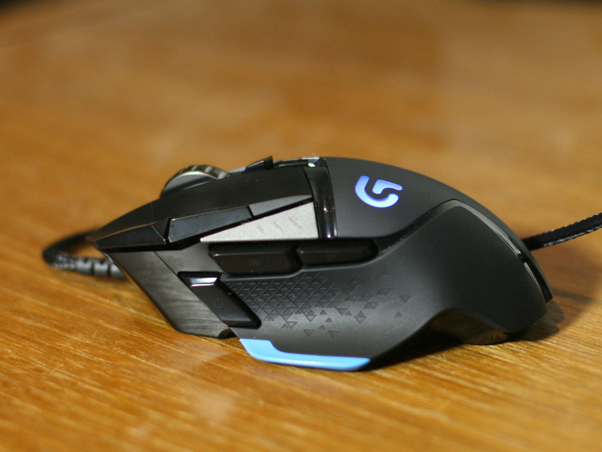 g502-left.jpg