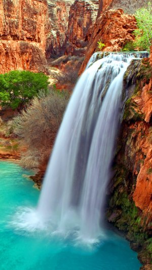 Arizona Waterfall - iPhone 5 Wallpaper.jpg