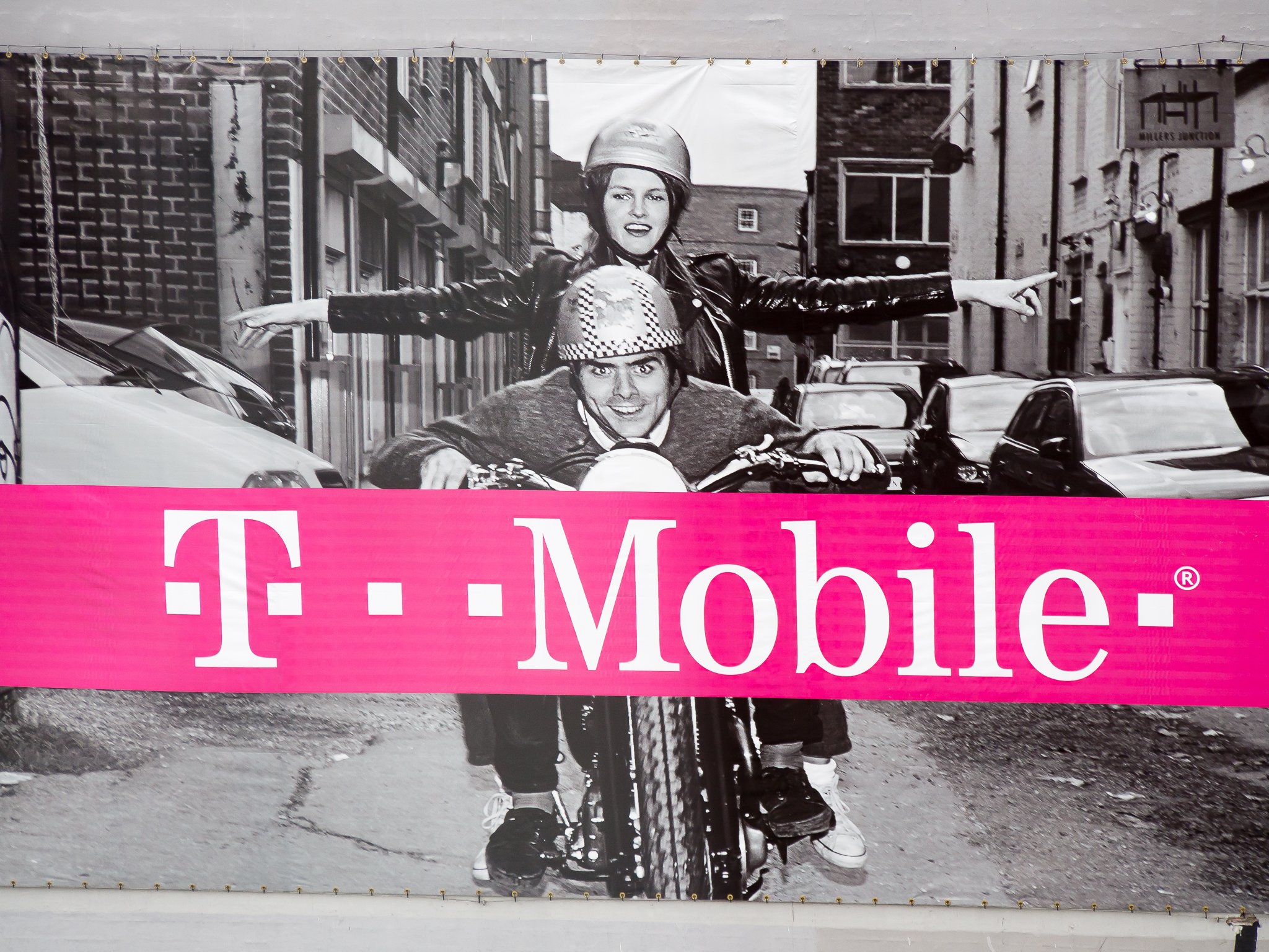 T-Mobile-Signage-04.jpg