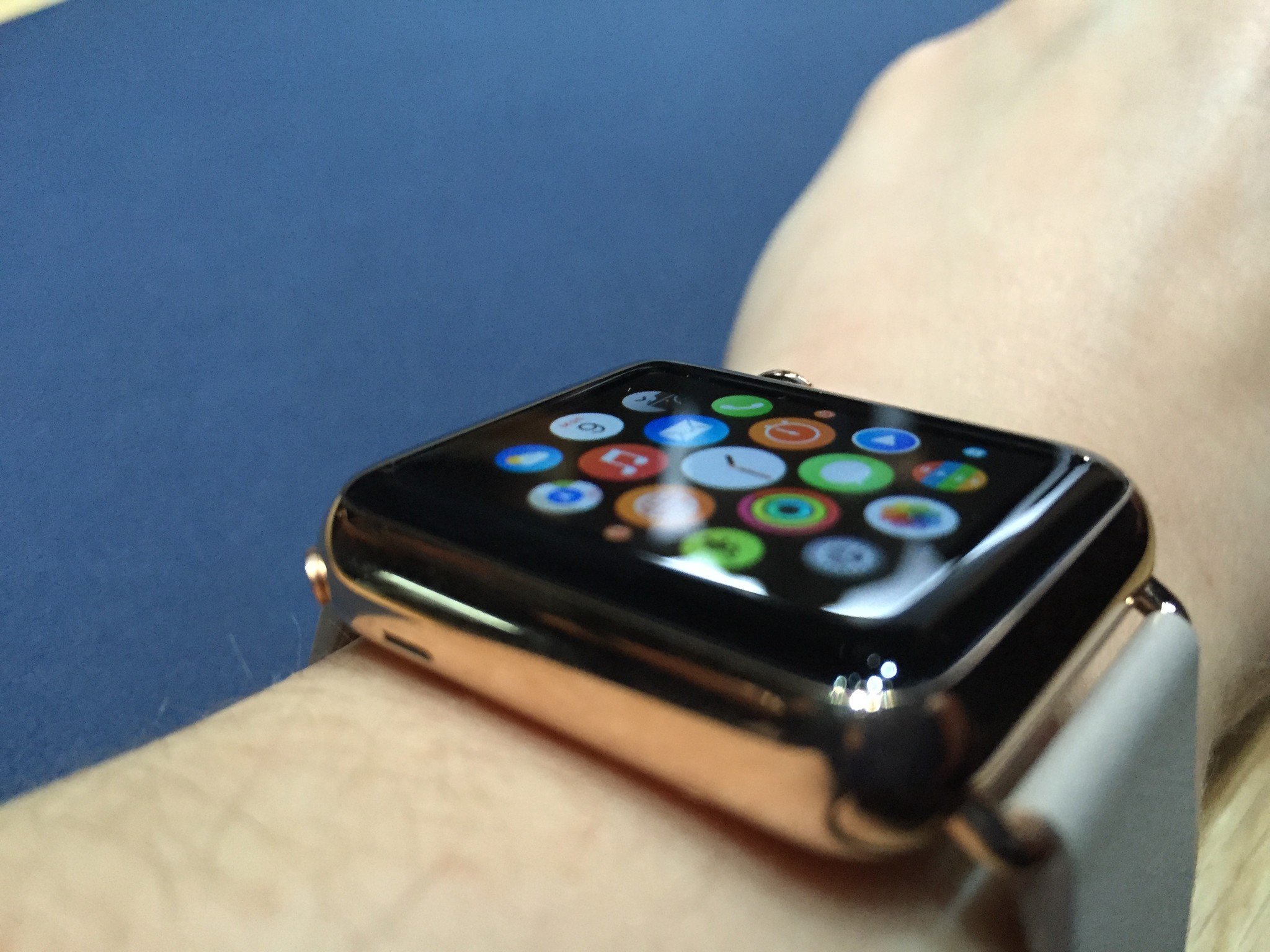 apple-watch-edition-closeup_0.JPG