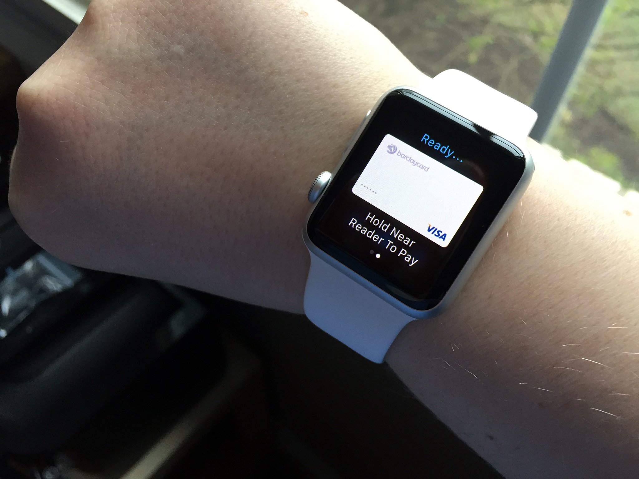 apple-watch-barclay-apple-pay-hero.jpg