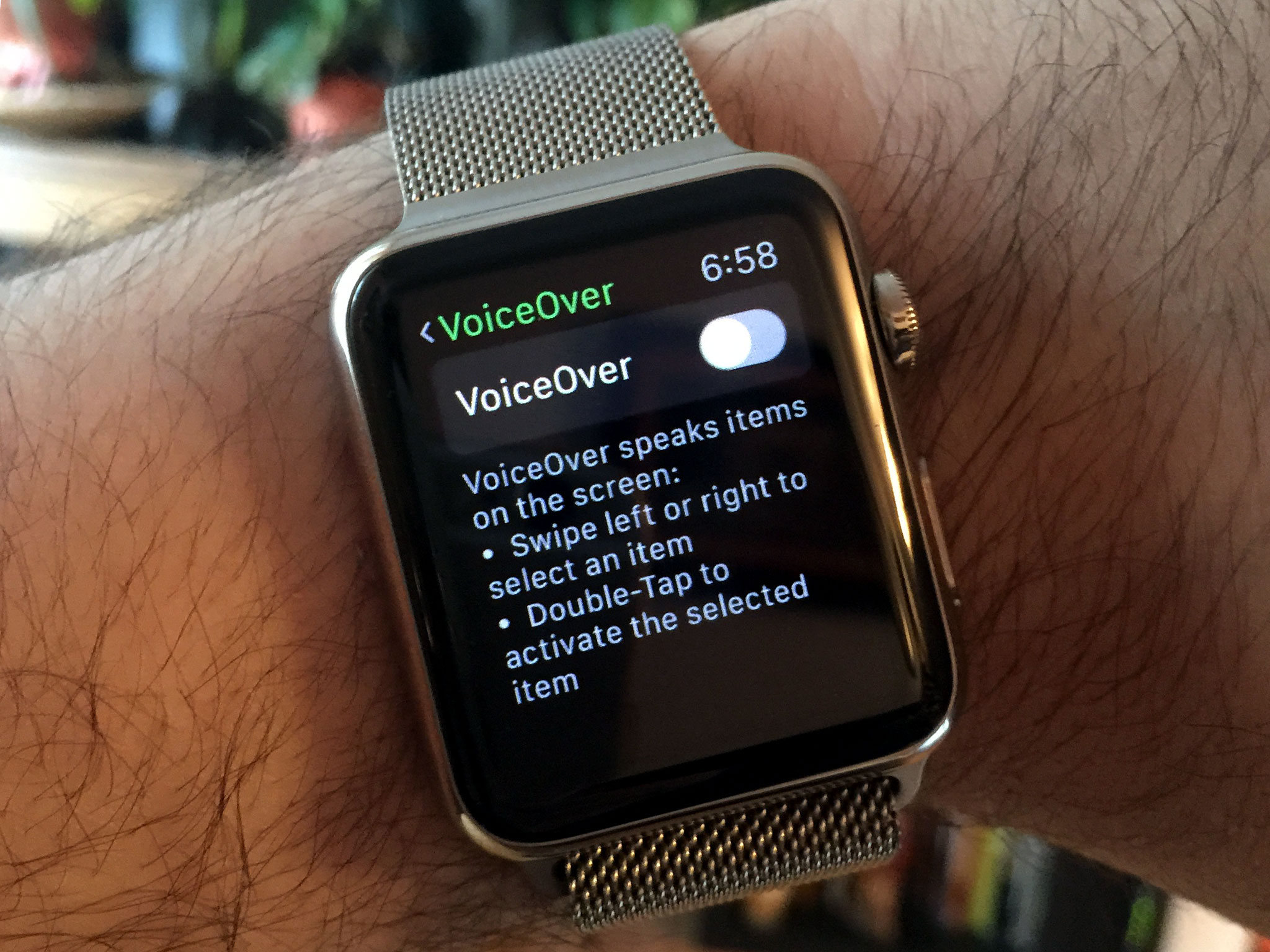 apple-watch-voice-over-hero.jpg