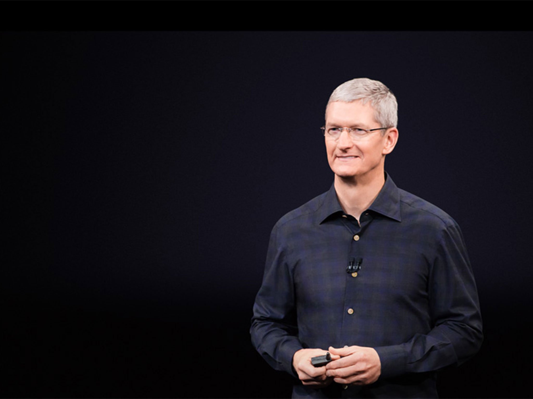 tim-cook-black-background-apple.jpg