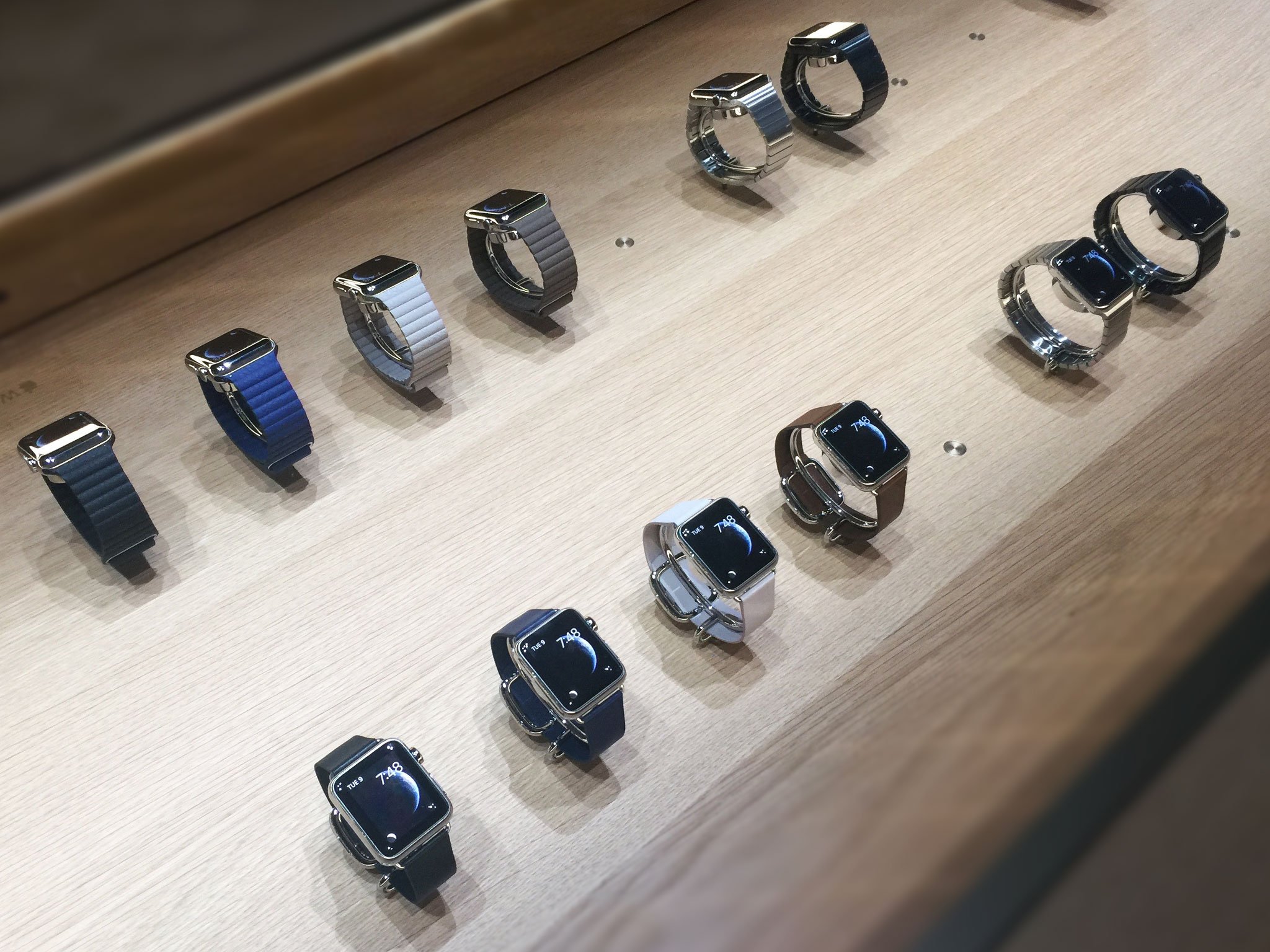 apple-watch-steel-colors-march15-hero.jpg