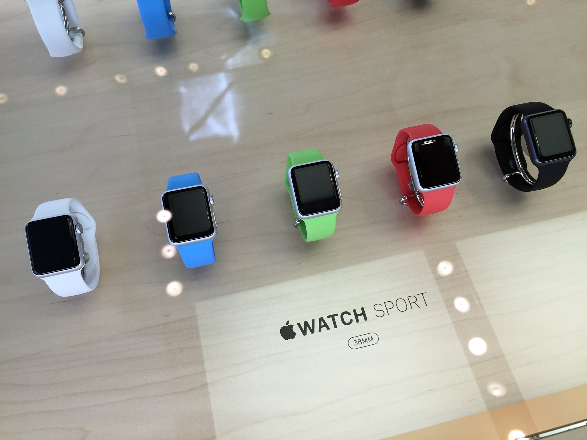 apple-watch-sport-display-chicago-hero.jpg