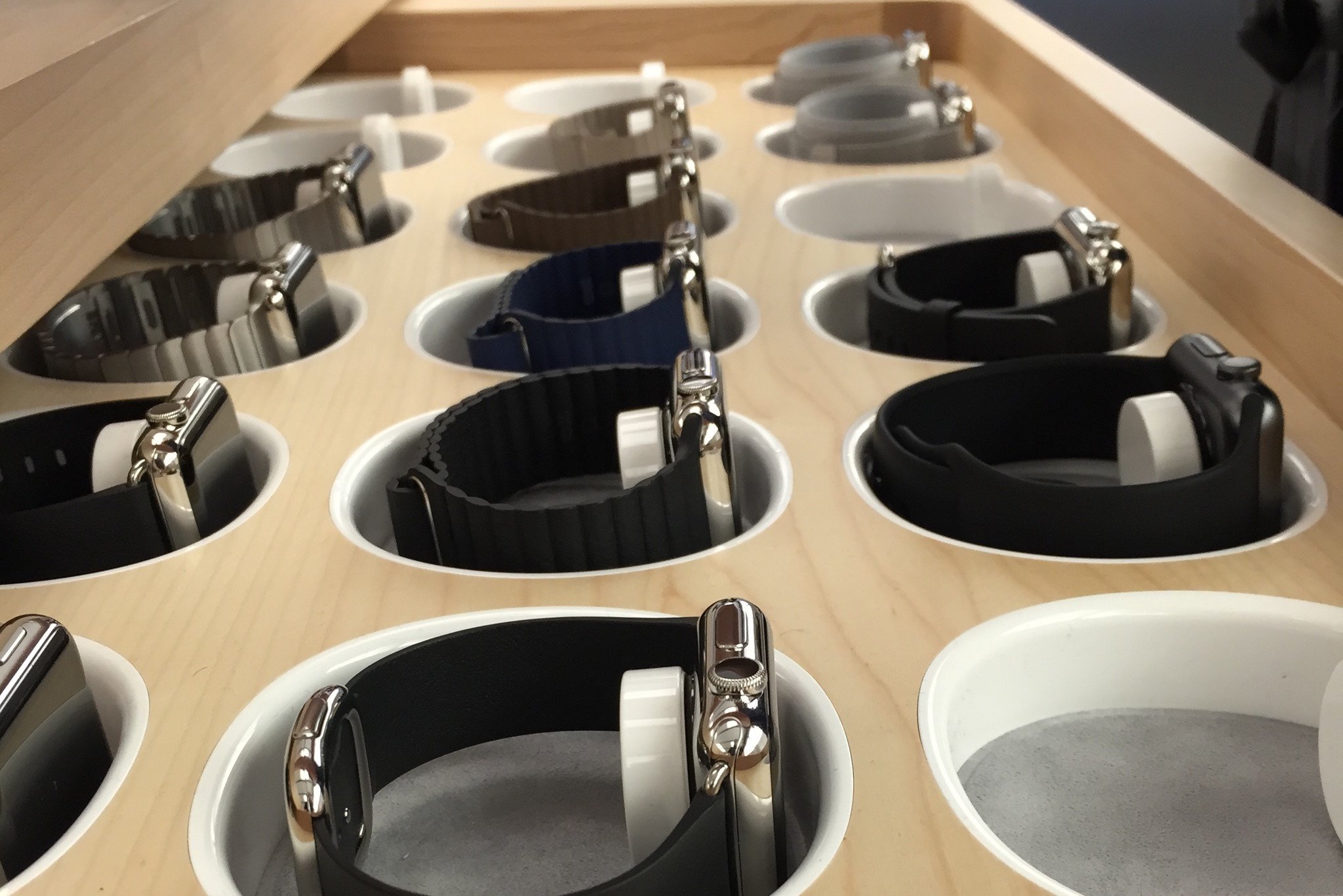 apple-watch-try-on-bands.JPG